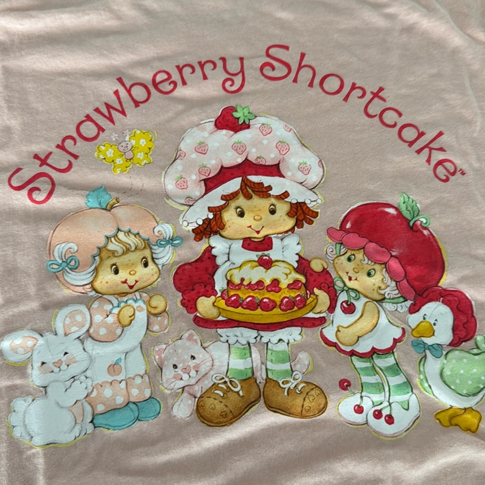 LIKE NEW strawberry shortcake T-shirt - medium